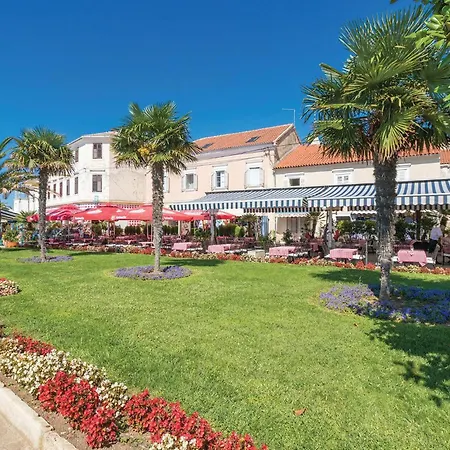 Ulica Pazar I Casa de Férias Sveti Filip i Jakov
