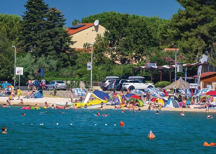 Ulica Pazar I * Sveti Filip i Jakov